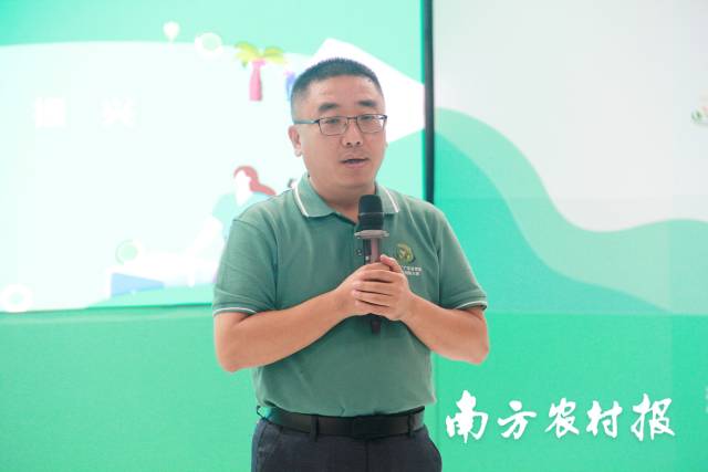评委组组长刘玉涛点评。 