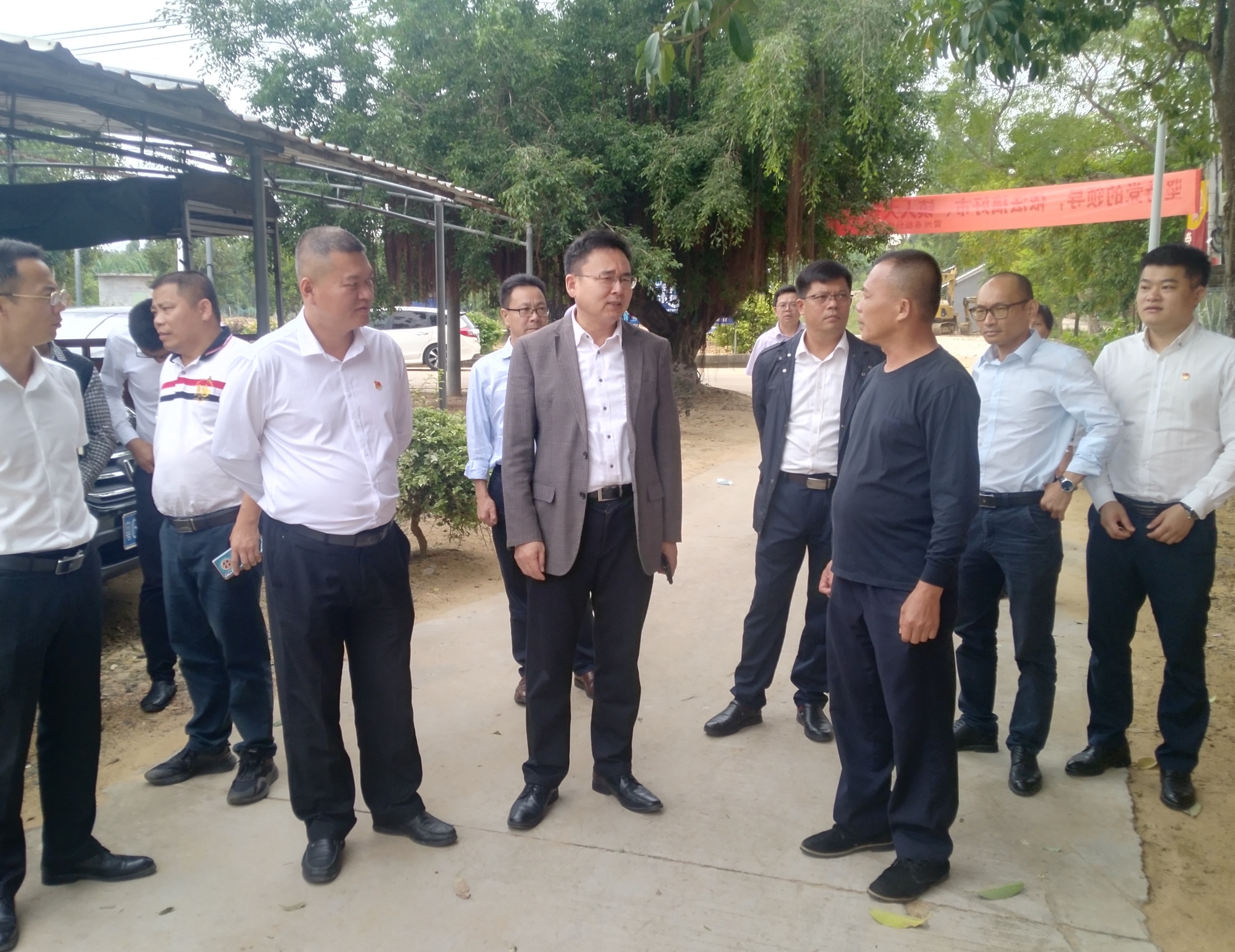 宋垚臻带队赴雷州市松竹镇考察调研乡村振兴帮扶工作