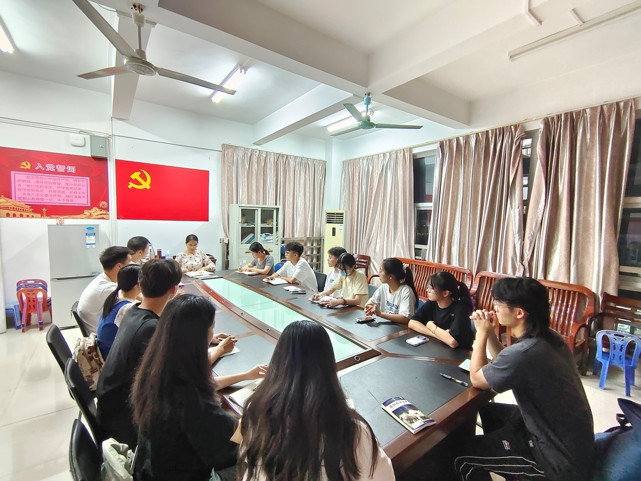资源与环境学院举行2022级新生班主任助理业务培训会