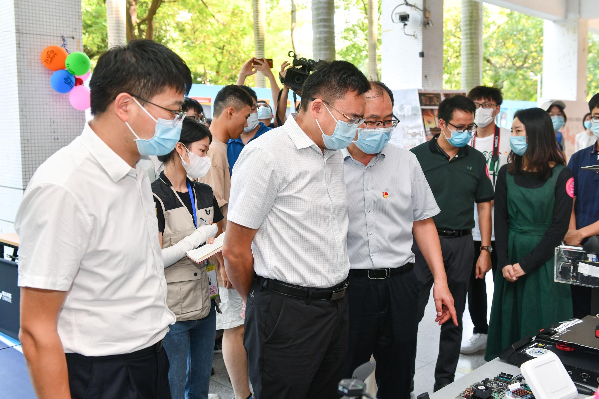 以心“迎新” 筑梦仲园 ——学校迎来4600多名2022级本科新生