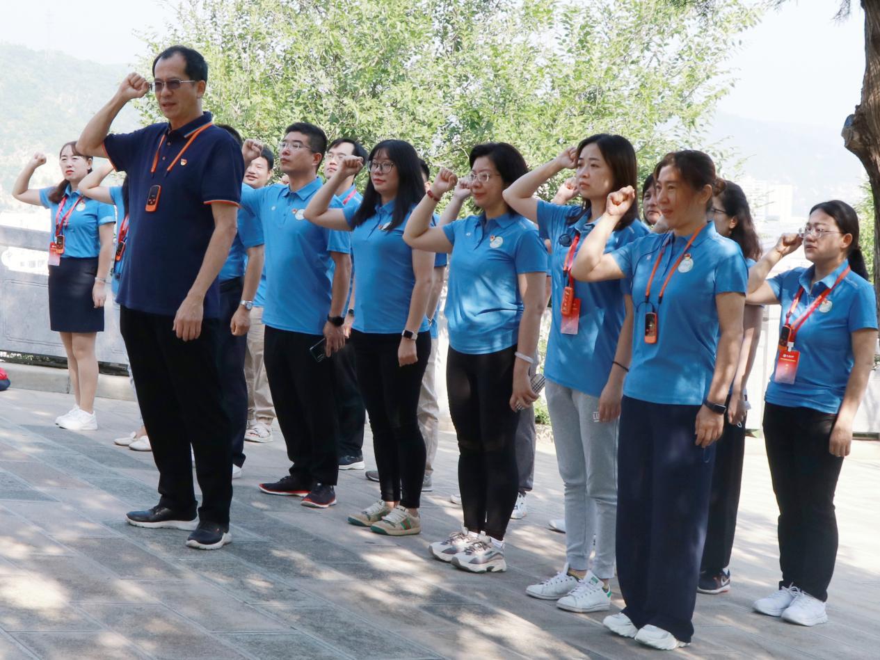 “传承红色基因 赓续延安精神”培训活动之三：赴宝塔山、南泥湾大生产展览馆参观学习